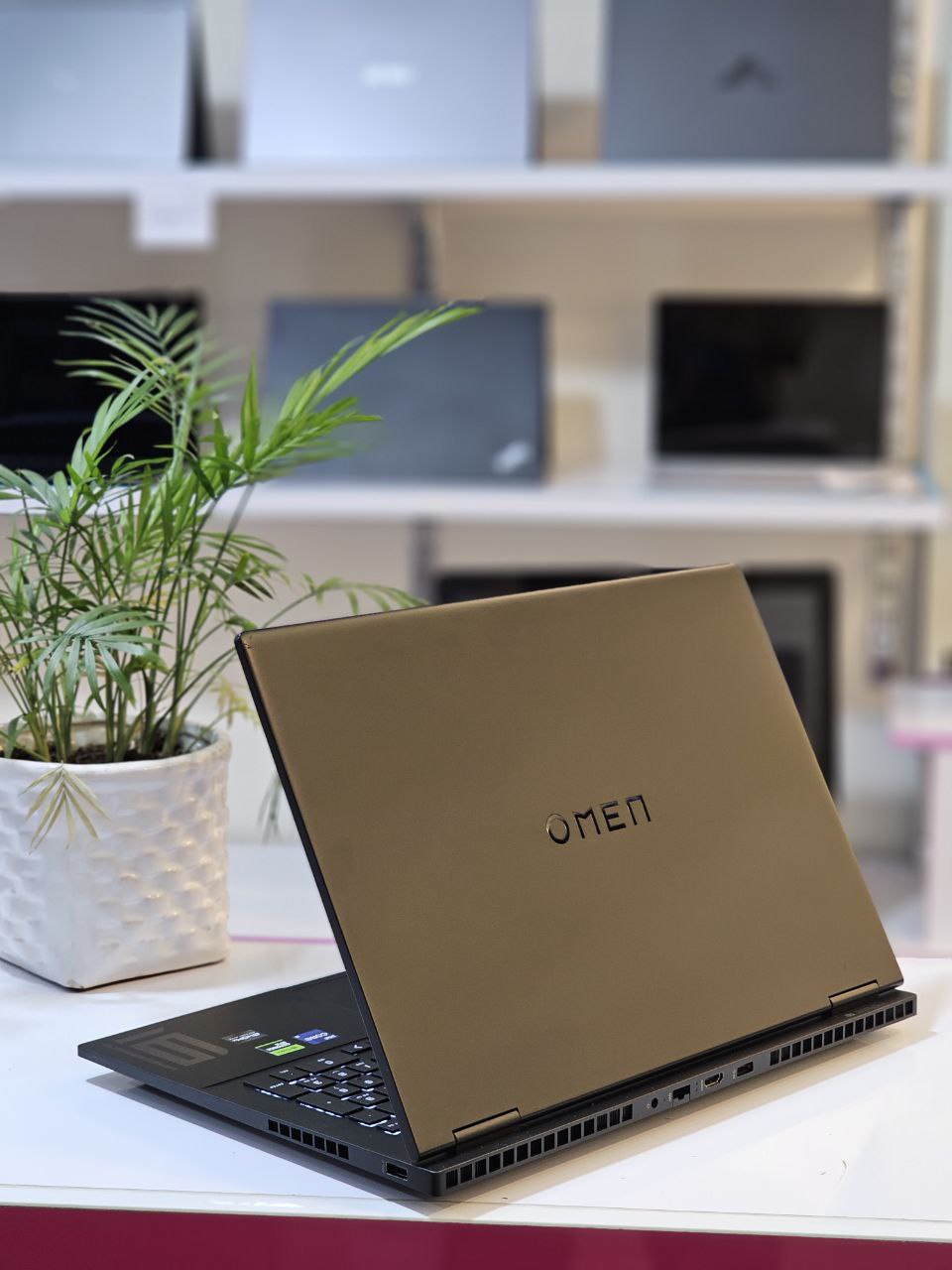 photo1720284407 HP OMEN17 i9 13900HX-16-1TB SSD-8GB RTX 4060لپتاپ اومن گیمینگ - Image 1